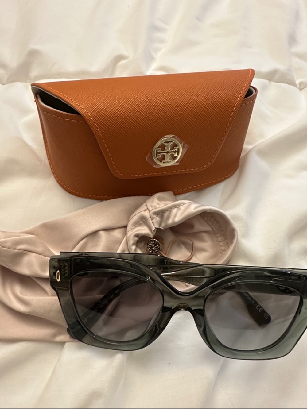 Tory Burch Orange Saffiano Case with Green Black Gradient Sunglasses